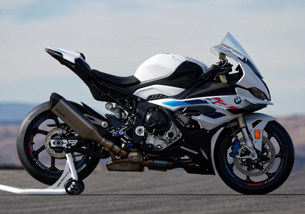 bmw-s-1000-rr-stehend-3-2212_ca5ydv